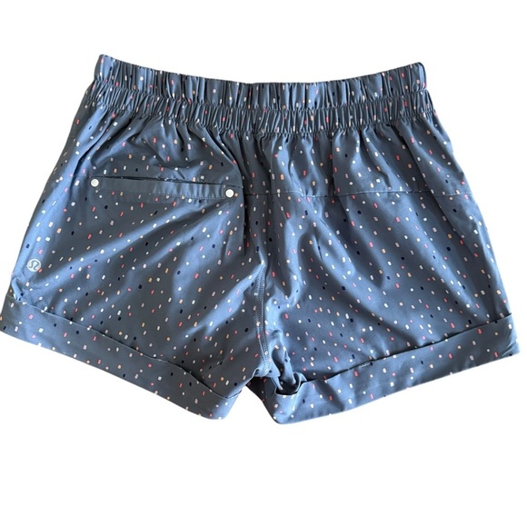 Lululemon Athletica Blue and White Relaxed Fit Athletic Shorts Like New - Picture 5 of 7